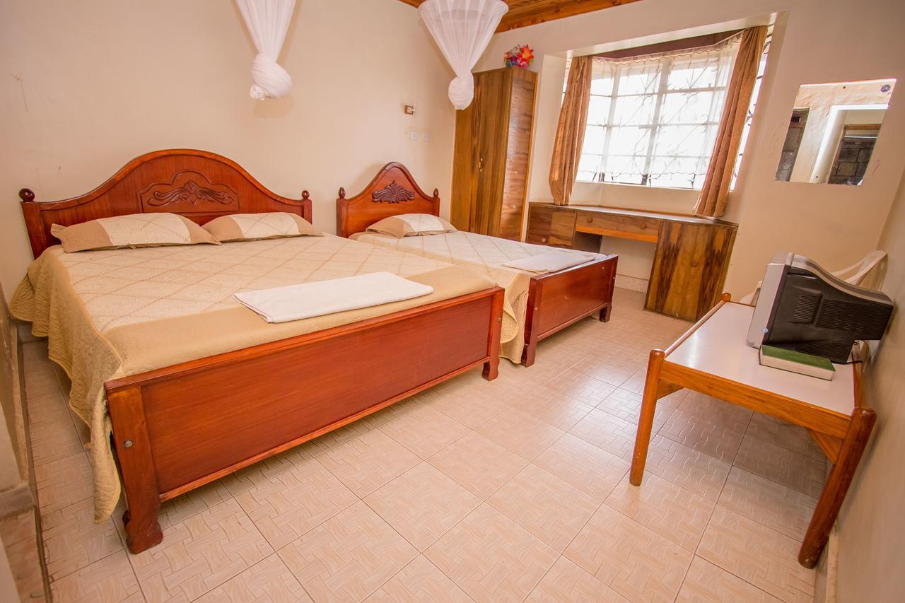 Hotel Genevieve Накуру Экстерьер фото