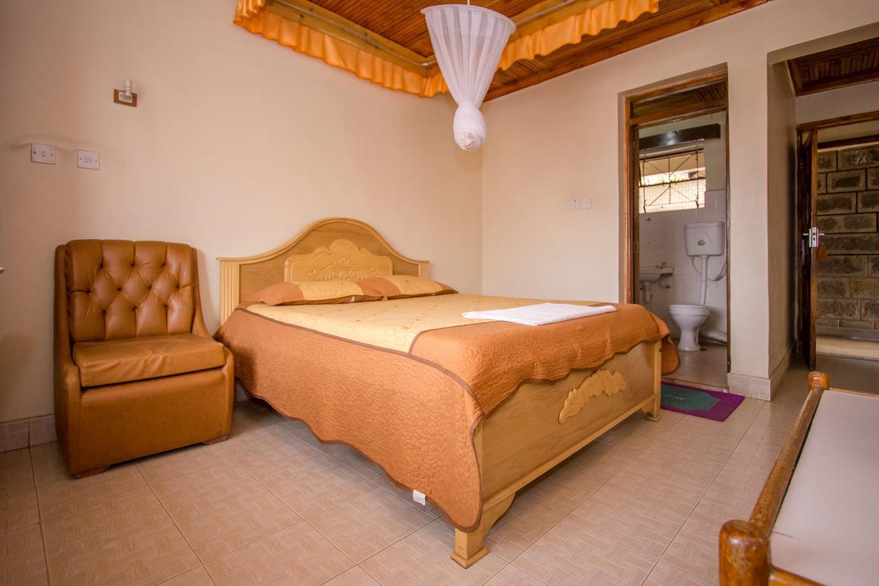 Hotel Genevieve Накуру Экстерьер фото